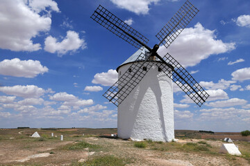 Fototapeta na wymiar Die Windmühlen von Campo Criptana La Mancha