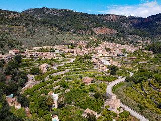 Fototapeta na wymiar Fornalutx auf Mallorca im Tramuntana Gebirge