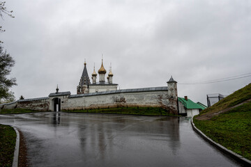Fototapeta na wymiar cityscape of the old center of Gorokhovets with churches, temples and houses in the rain