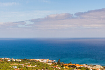 Fototapeta na wymiar Paisaje en el Puerto de la Cruz, en la isla de Tenerife