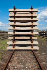 Stos podkładów kolejowych © Marek Stokowski