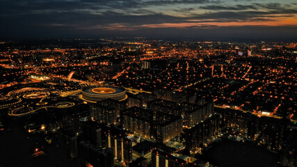Fototapeta na wymiar night view from the top of the park of Krasnodar. Galitskogo park