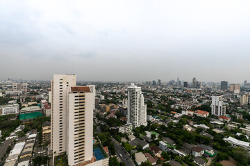 Fototapeta na wymiar BANGKOK,THAILAND-APRIL 22, 2021: The cityscape view at Sukumvit road area which is the main business and shopping area at Ekkamai view point on APRIL 22, 2021 in Bangkok,Thailand