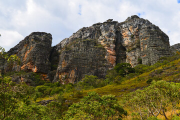 Rocky cliffs and cerrado vegetation on the entrance of the Cânion do Funil canyon, Presidente Kubitschek, Minas Gerais, Brazil