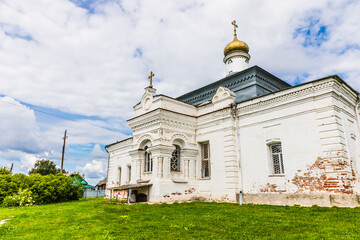 Fototapeta na wymiar Church of Dmitry Solunsky, where General Bagration is buried near Yuryev-Polsky, Russia