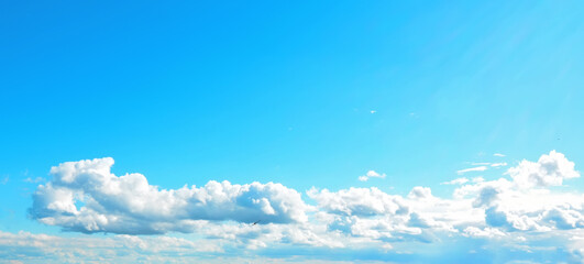 Obraz premium Blue sky background with clouds