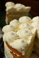 vanilla cake with cream