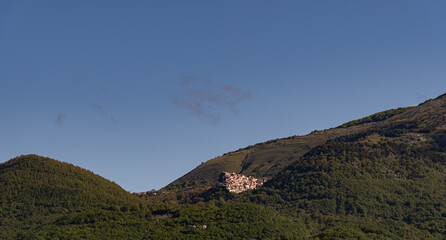 In the province of Isernia, just a few kilometers from the pentra town, there is Miranda, a...