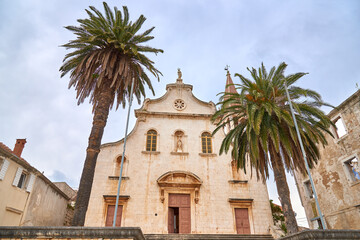 Kirche in Milna auf der Insel Brac im Mittelmeer bei Kroatien