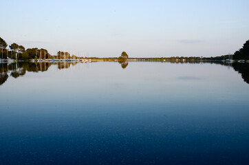 lagos de francia con barcos