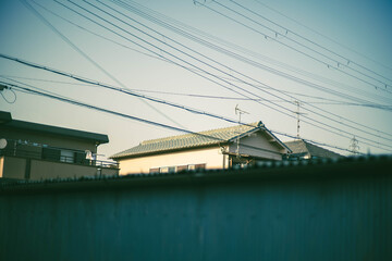 田舎・住宅街・電線