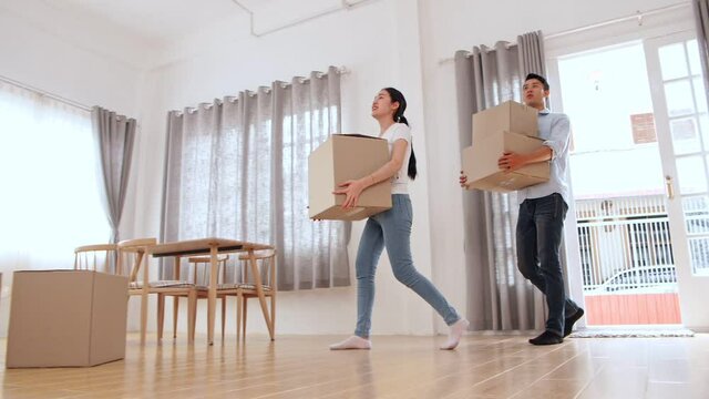 Couple Moving To New House
