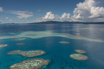Fototapeta na wymiar Vol en drone sur le lagon de Mayotte
