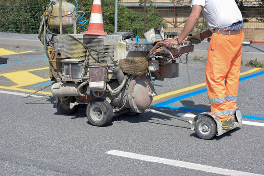  Traccialinee, vernice  per segnaletica orizzontale 