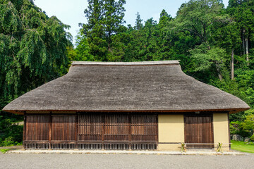 江戸時代には高麗神社の神職の住居だった高麗家住宅（国の重要文化財）
