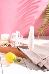 ボタニカルなスキンケアボトル