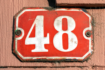 Hausnummer 48