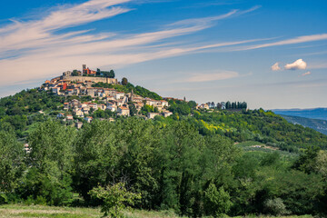 Motovun ein Bergdorf in Istrien, Kroatien