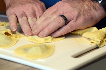 selbstgemachte Ravioli mit Duxelles