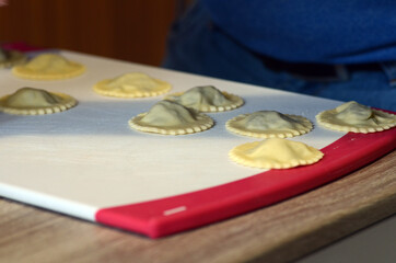 selbstgemachte Ravioli mit Duxelles