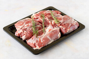 beyaz ahşap zemin üzerinde raw boneless lamb leg. Local name kuzu tandır