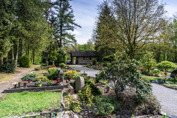 Waldfriedhof nahe Hösel Blick Richtung Kapelle