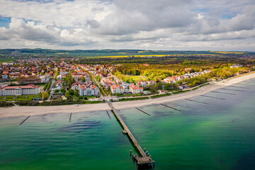 Ostseebad Kühlungsborn Luftbildaufnahme in der Rapsblüte