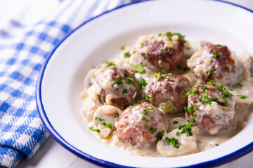Meatballs with mushroom sauce Spanish recipe