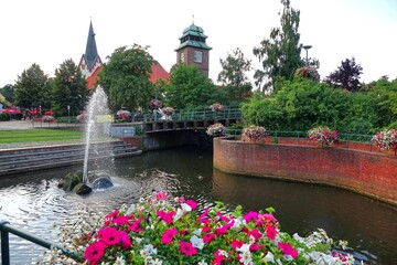 St.-Willehadi-Kirche und Schlauchturm in Osterholz-Scharmbeck