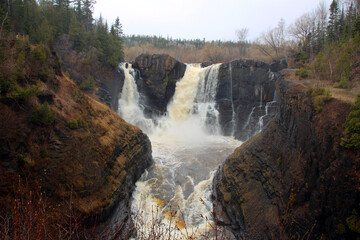 Fototapeta premium waterfall in park