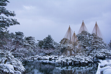雪の兼六園
