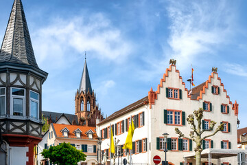 Obraz premium Town hall and market square in Oppenheim am Rhein, Germany