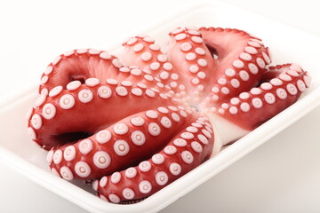 たこ、ボイル、蛸、タコ、茹で蛸、刺身、食材、塩茹で、美味しい、水産物、メキシコ産、マダコ、真だこ、パック、トレー、スーパー、鮮魚、スーパーマーケット、魚屋、市場、魚市場、白背景、白バック、イメージ、素材、切り抜き用、たこ焼き