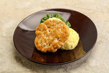 Chicken cutlet with mashed potato