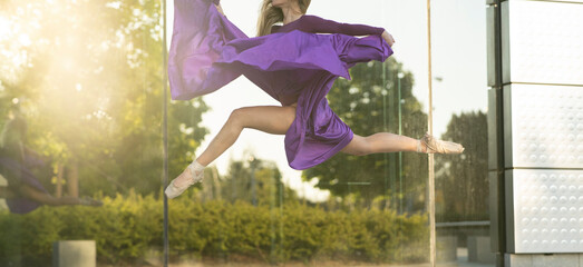 ballet woman in the city