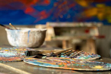 Table where the drawing tools are lying.