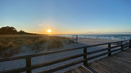 Obraz premium sunrise over the see