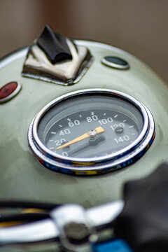 Photo of the speedometer of an old motorcycle at the exhibition