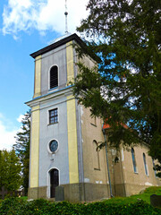 Evangelische Dorfkirche aus dem 14. Jahrhundert