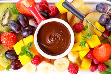 chocolate dipping sauce with fresh fruits