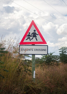 School Crossing Sign Images – Browse 20,128 Stock Photos, Vectors