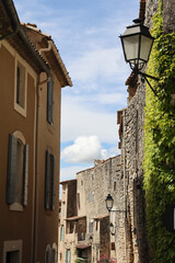 Fototapeta na wymiar Das alte Dorf Saignon in der Provence, Frankreich