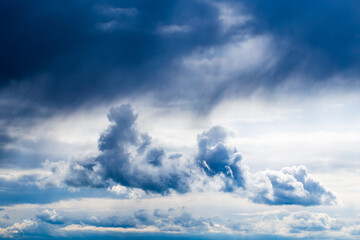 Obraz premium Dark sky with white clouds that make for a better or clear weather.