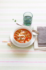 Italian minestrone soup with chickpeas and Parmesan (ph. Marianna Franchi)