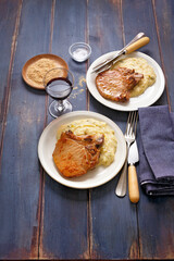 Pork chops with leek puree (ph. Marianna Franchi)