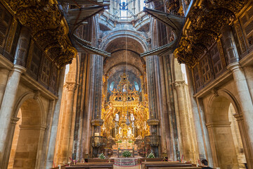 Fototapeta na wymiar botafumeiro and altar wide angle