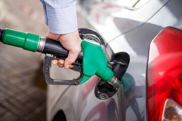 hand refueling gun refueling gasoline