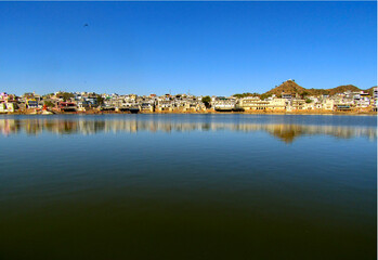 Fototapeta na wymiar Pushkar lake