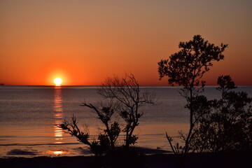 Fototapeta na wymiar Sunrise at Raritan bay New Jersey