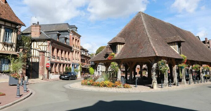 Le March&eacute; couvert de Lyons-la-For&ecirc;t